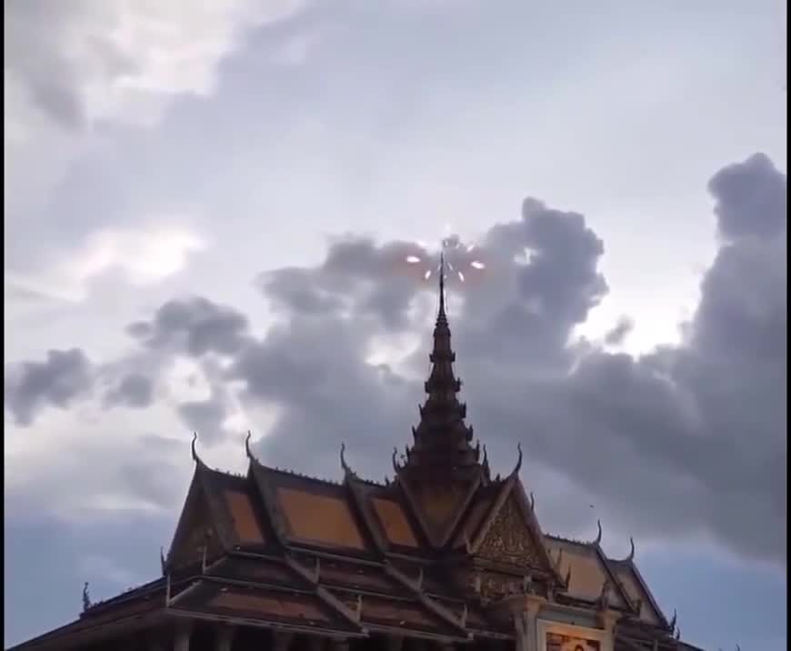 ⚡💡 ÉNERGIES LIBRES  - Générateur d'éther atmosphérique filmé par une caméra.