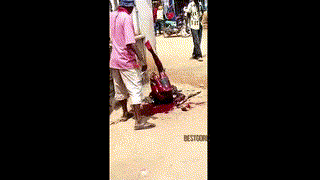 Kenya - voleur de poules decoupe a la machette morceau par morceau