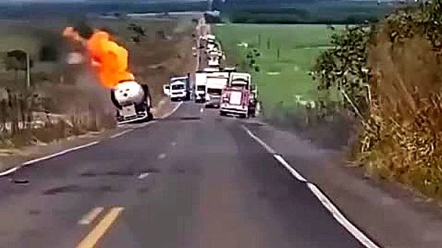 Restez loin des camions-citerne en feu