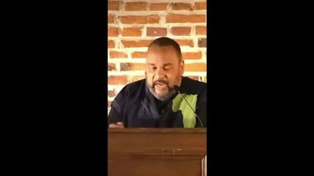 Dieudonné : l'adoption d'un bébé blanc