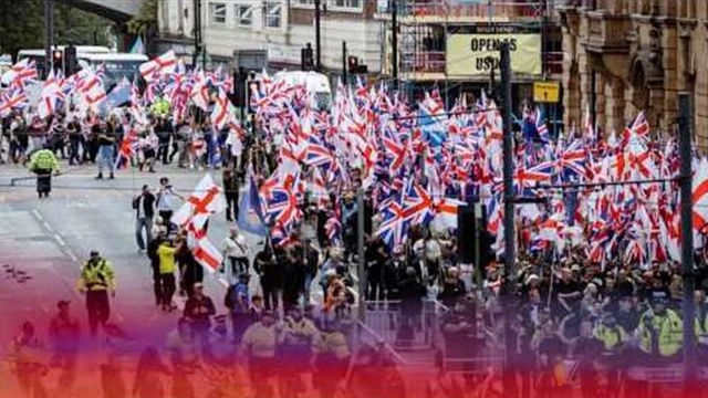 Emeute Incontrolable En Angleterre anti-migrants