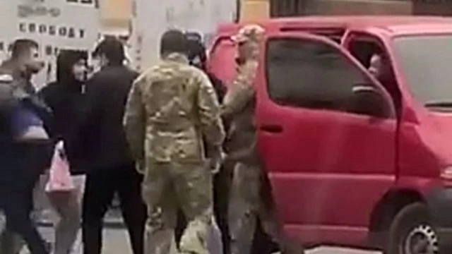 Enrolement - les Ukrainiens ne se laissent plus faire