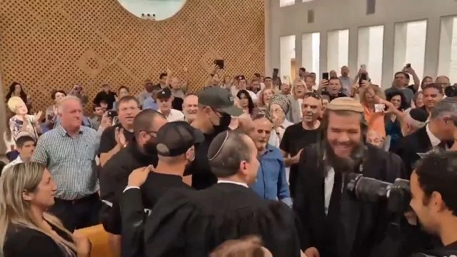 Une société de barbares