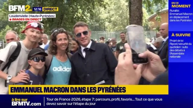 Emmanuel macron habille comme en hiver a 40 degres avec ses eternelles lunettes For Sure